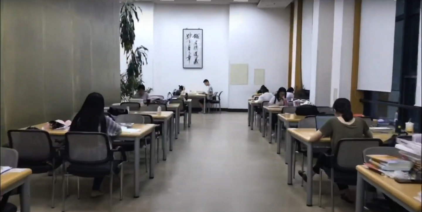 UIBE library inside (2)